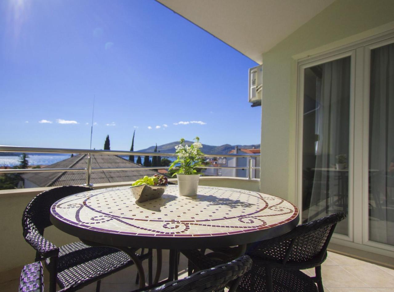 Apartments Paradise Trogir Exterior photo